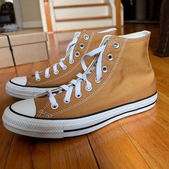 Converse Shoes - NWT converse chuck taylors